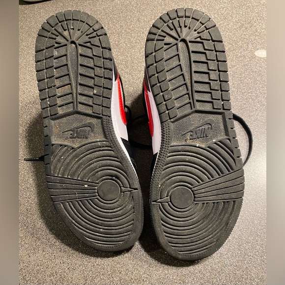 Big Boy Nike Jordan 1 Size 4.5Y - Picture 5 of 6